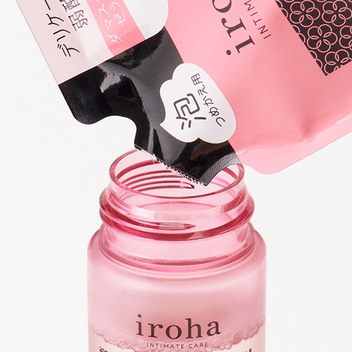 iroha INTIMATE WASH FOAM TYPE イロハ インティメイト ウォッシュ フォームタイプ ダマスクローズとゼラニウムの香り 詰め替え用 135ml画像3
